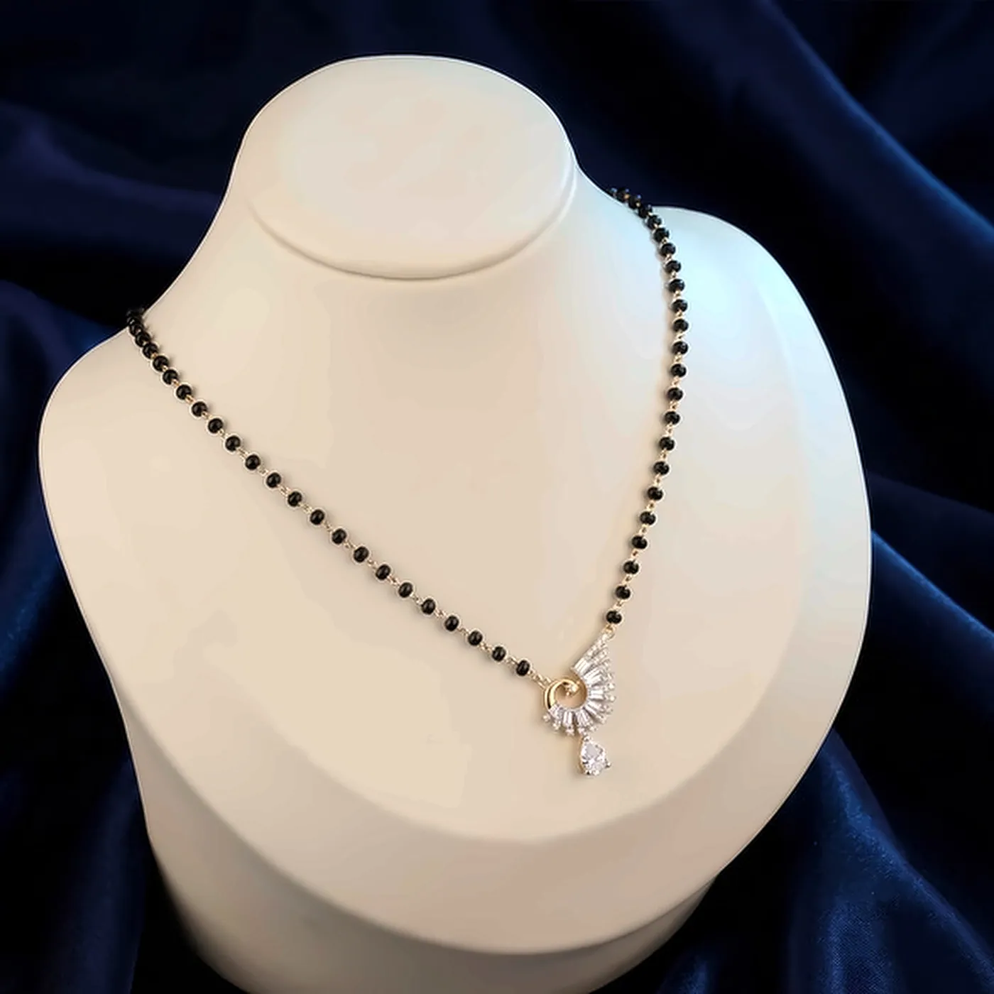 Catalogue reference for LAZELLE Pendant LJ-LNK-7