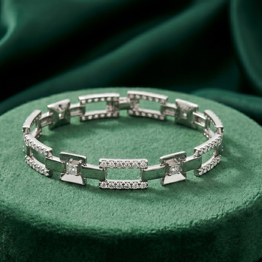 Catalogue reference for LAZELLE Geometric Link Bracelet